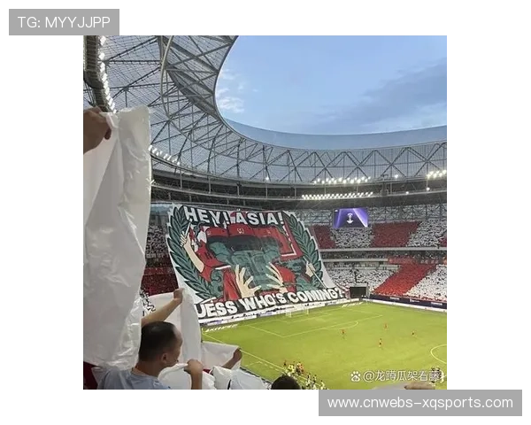 罗伊斯以观众身份现身威斯特法伦，观看老东家多特比赛