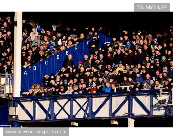 英超裁判组开设VAR操作培训课程，提升判罚一致性